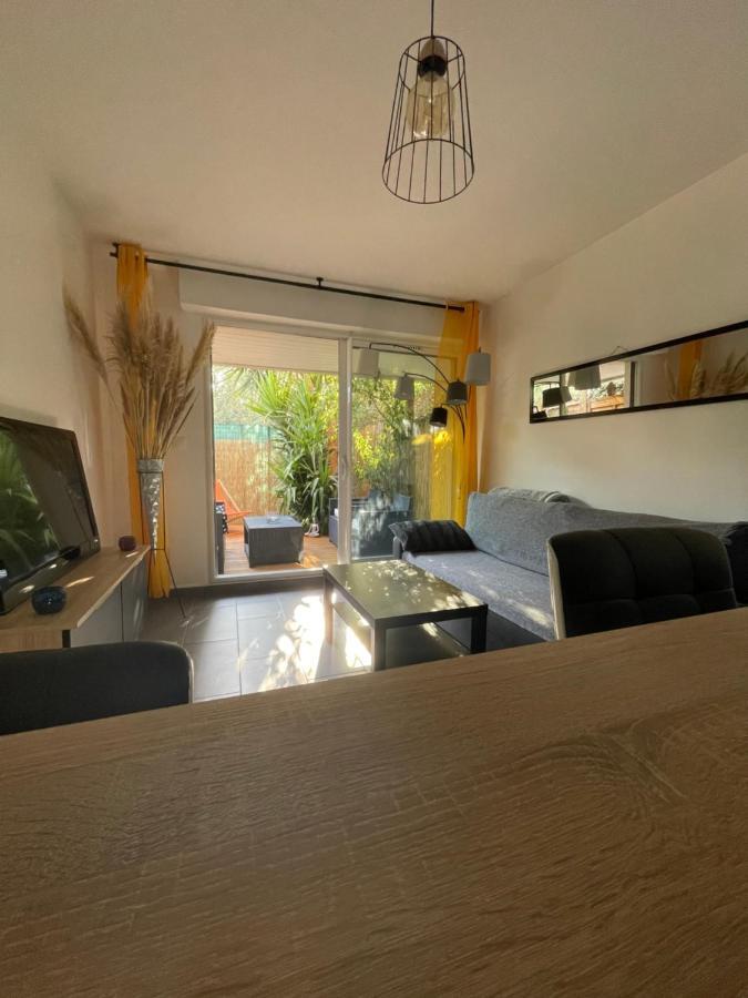 Agreable T2 Traversant Rdc Avec Terrasse + Balcon+ Parking 2 Places Montpellier Bagian luar foto