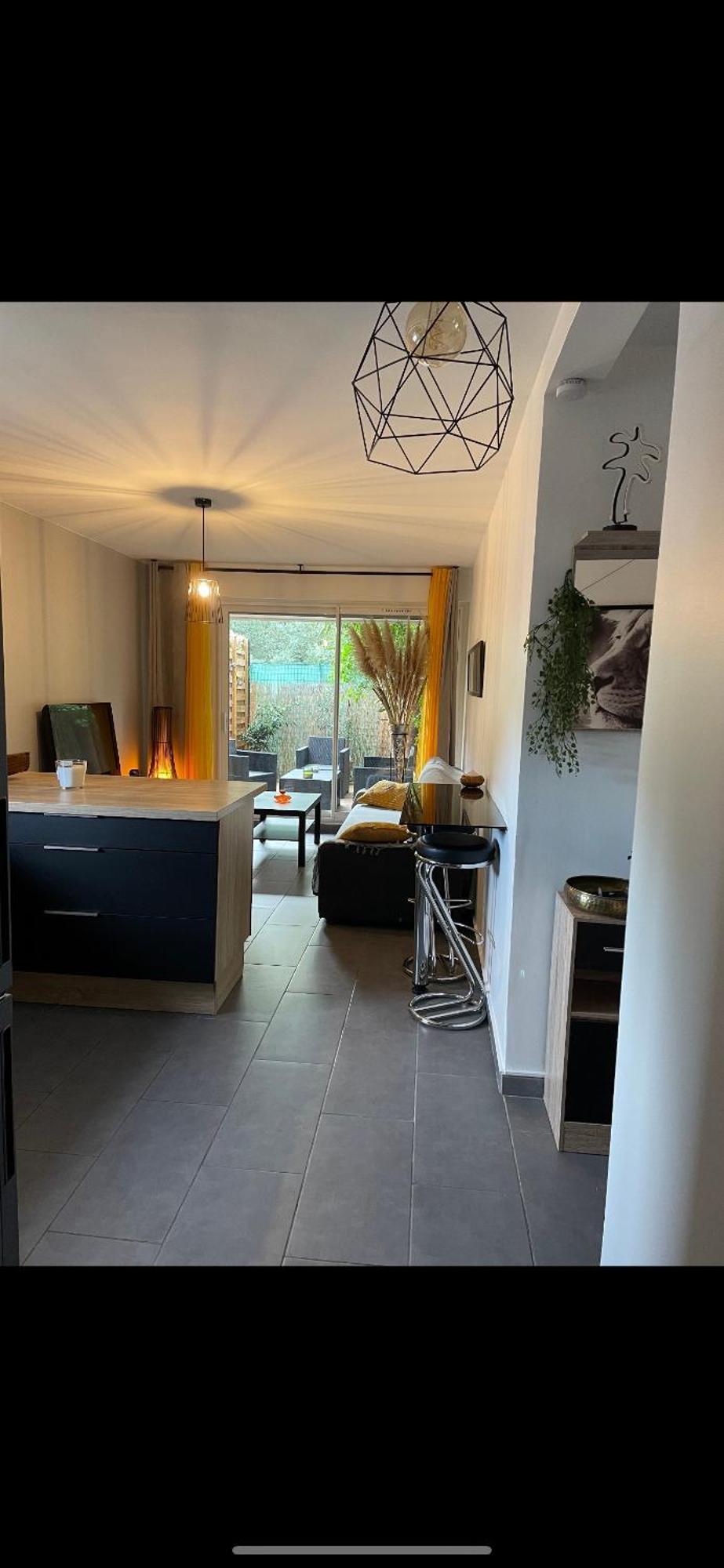 Agreable T2 Traversant Rdc Avec Terrasse + Balcon+ Parking 2 Places Montpellier Bagian luar foto